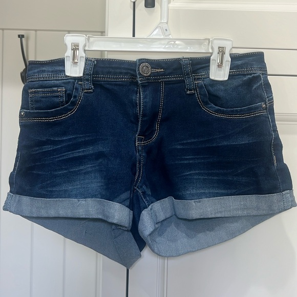 1st Kiss Blue Denim Shorts. Size 7 Juniors. The Booty Booster. - Picture 1 of 10
